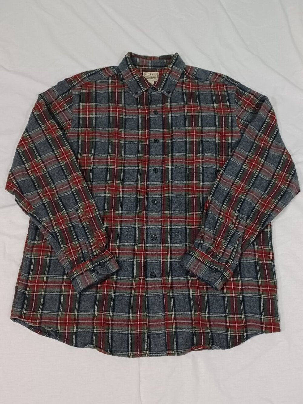 L.L. Bean Flannel Shirt Mens Med Traditional Fit Scotch Plaid Button Up Cotton